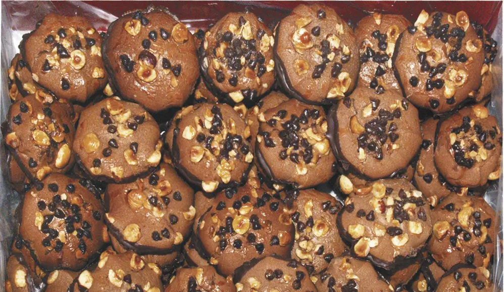 056 BARTOL COOKIES DE AVELLANA MEDIO BAÑO C-2.5K